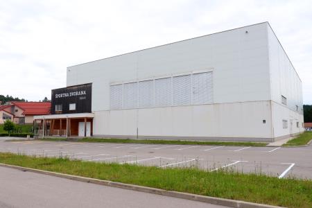 NAPIS ŠPORTNA DVORANA RAKEK 14 FOTO LJUBO VUKELIČ